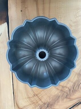 Nordic Ware Original 10” Bundt Pan